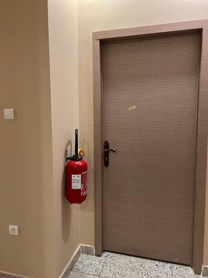 Smb-Gn Residence Lambandji - Electricite Et Wifi H24 科纳克里 外观 照片