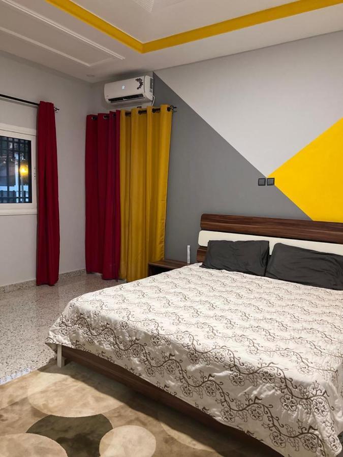 Smb-Gn Residence Lambandji - Electricite Et Wifi H24 科纳克里 外观 照片