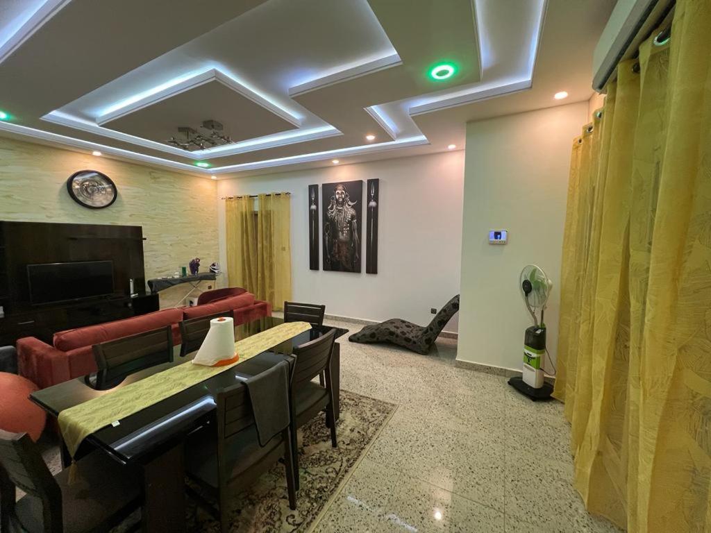 Smb-Gn Residence Lambandji - Electricite Et Wifi H24 科纳克里 外观 照片