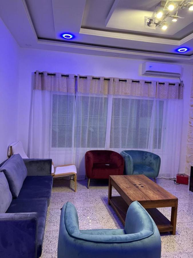 Smb-Gn Residence Lambandji - Electricite Et Wifi H24 科纳克里 外观 照片