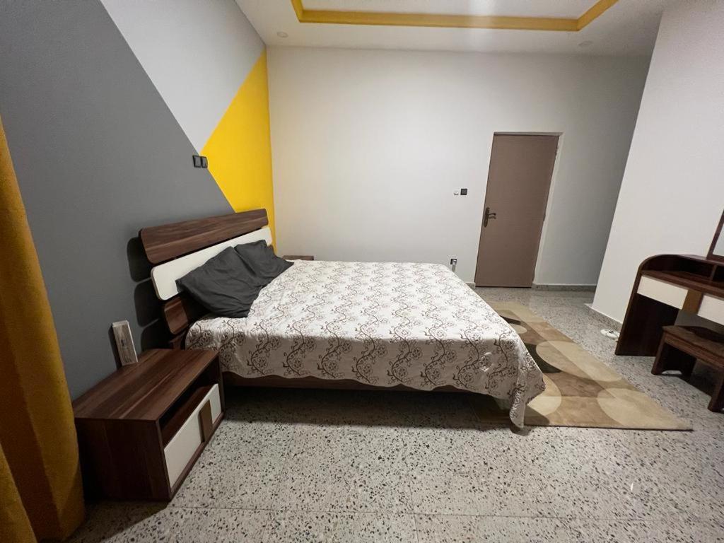 Smb-Gn Residence Lambandji - Electricite Et Wifi H24 科纳克里 外观 照片