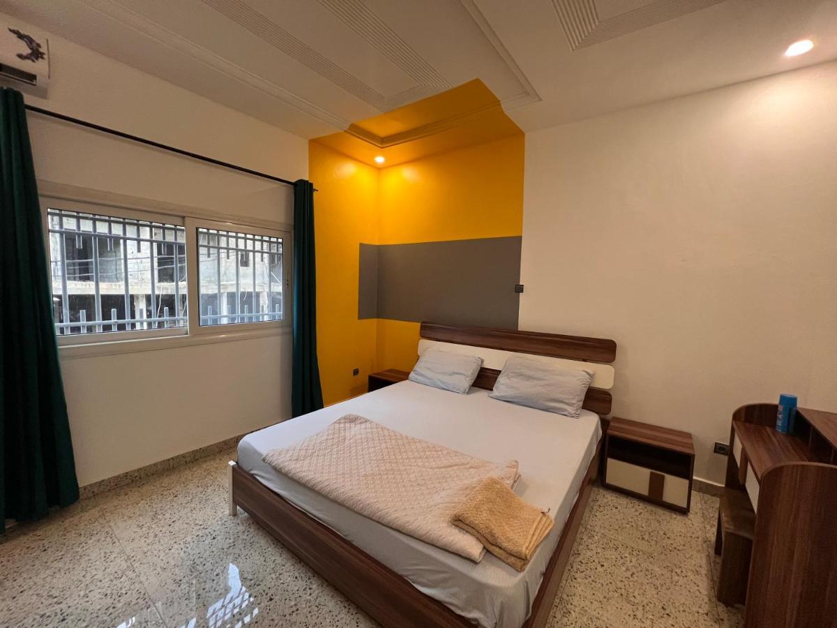 Smb-Gn Residence Lambandji - Electricite Et Wifi H24 科纳克里 外观 照片